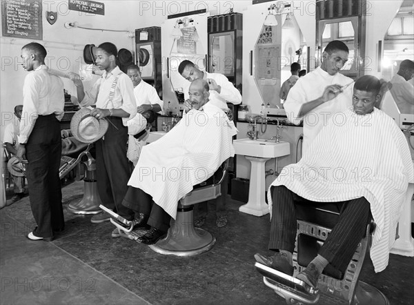 Barber Shop, U Street N.W., Washington, D.C., USA, Marjory Collins, U.S. Office of War Information, July 1942