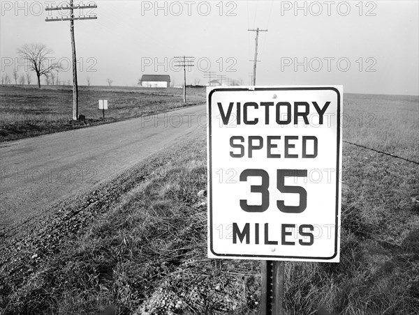 Speed sign on road between Lititz and Manheim, Pennsylvania, USA, Marjory Collins, U.S. Office of War Information, November 1942