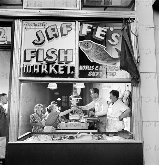 Customers at Jaffe's Fish Market in Jewish neighborhood, New York City, New York, USA, Marjory Collins, U.S. Office of War Information, August 1942