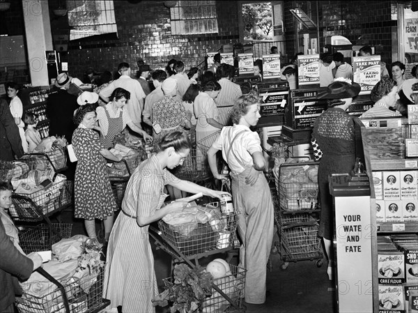 Customers lined up at cash registers, Giant Food Shopping Center, Wisconsin Avenue, Washington, D.C., USA, Marjory Collins, U.S. Office of War Information, June 1942