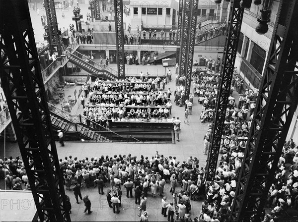 High angle view of U.S. military draftees on their way to trains to induction center, Pennsylvania Station, New York City, New York, USA, Marjory Collins, U.S. Office of War Information, August 1942