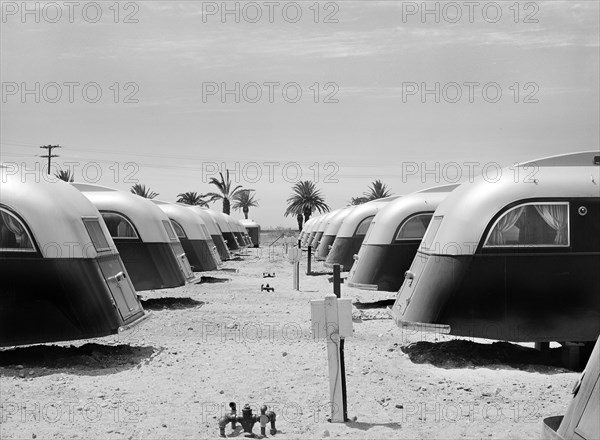 Line-up of trailers at the FSA (Farm Security Administration) camp for defense workers, San Diego, California, USA, Russell Lee, U.S. Farm Security Administration, June 1941