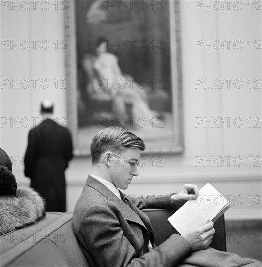 Spectator on Sunday afternoon, National Gallery of Art, Washington, D.C., USA, Esther Bubley, U.S. Office of War Information, March 1942