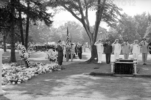 People at gravesite of John Foster Dulles during his burial, Arlington National Cemetery,  Arlington, Virginia, USA, John T. Bledsoe, U.S. News & World Report Magazine Photograph Collection, May 27, 1959