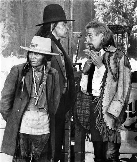 Fran Kaquitts, Will Sampson, Paul Newman, on-set of the film, "Buffalo Bill and the Indians, or Sitting Bull's History Lesson", United Artists, 1976