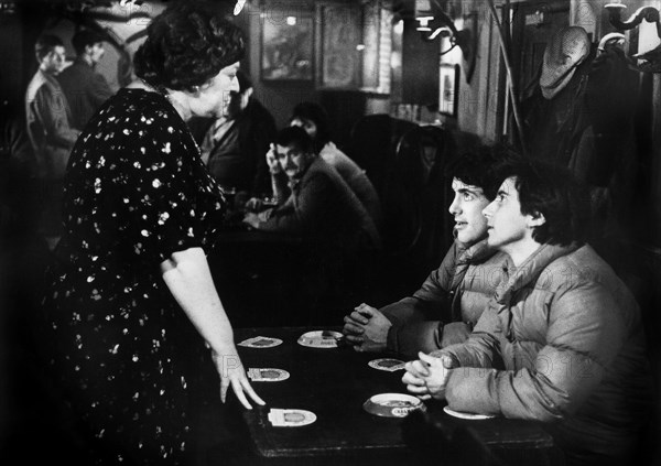 Lila Kaye, David Naughton, Griffin Dunne, on-set of the film, "An American Werewolf In London", Universal Pictures, 1981