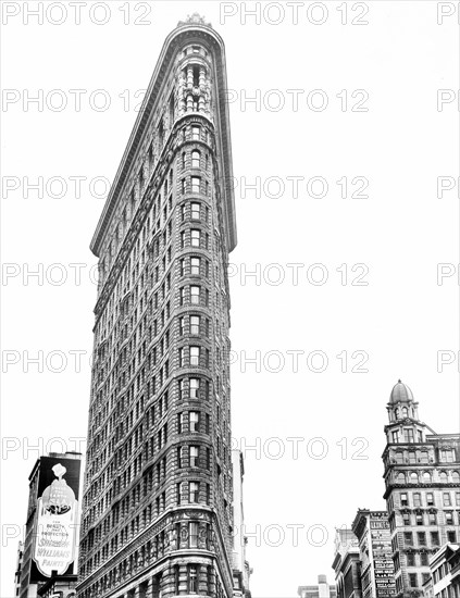 Flatiron Building, 23rd Street and Fifth Avenue, New York City, New York, USA, Berenice Abbott, Federal Art Project, "Changing New York", May 1938