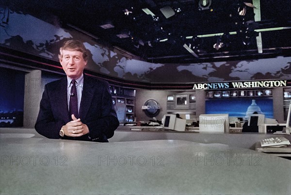 Newscaster Ted Koppel, on-set of ABC-News "Nightline", Washington, D.C., USA, Michael Geissinger, 1993