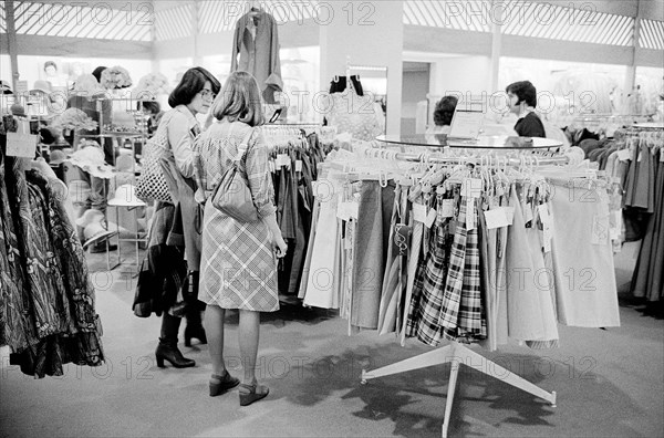 Two women shopping for clothes, Tysons Corner Mall, Tysons Corner, Virginia, USA, Marion S. Trikosko, U.S. News & World Report Magazine Photograph Collection, April 1976