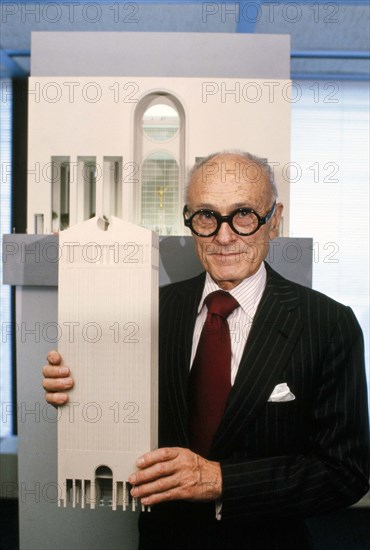 American architect Philip Johnson holding a model of AT&T building, New York City, New York, USA, Bernard Gotfryd, 1981