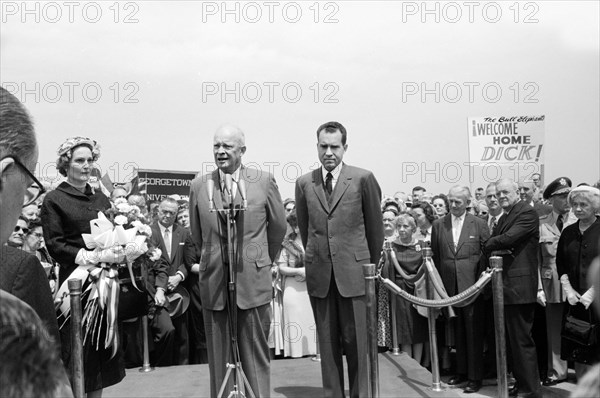 U.S. President Dwight Eisenhower welcoming home U.S. Vice President Richard Nixon and his wife Pat Nixon upon their return from South American trip, Washington, D.C., USA, Thomas J. O'Halloran, U.S. News & World Report Magazine Photograph Collection, May 15, 1958