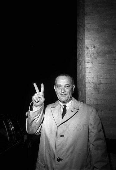 U.S. President Lyndon Johnson giving victory sign on election night, Driskill Hotel, Austin, Texas, USA, Cecil Stoughton, November 3, 1964