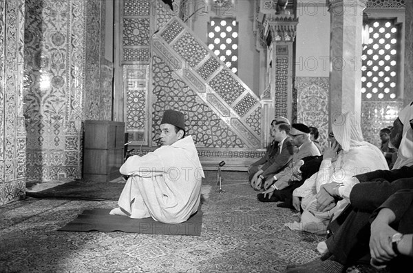 King Hassan II of Morocco inside Islamic Center with others, during his visit, Washington, D.C., USA, Marion K. Trikosko, U.S. News & World Report Magazine Photograph Collection, March 27, 1963