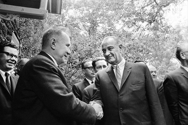 U.S. President Lyndon Johnson shaking hands with Soviet Premier Alexei Kosygin, Glassboro Summit Conference, Glassboro State College, Glassboro, New Jersey, USA, Yoichi Okamoto, June 23, 1967