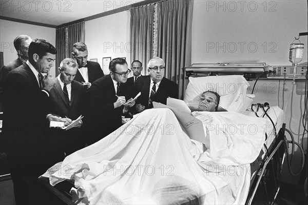 U.S. President Lyndon Johnson meeting with the press following throat polyp removal surgery, National Naval Medical Center, Bethesda, Maryland, USA, Robert Knudsen, November 16, 1966