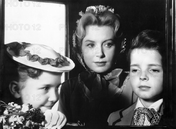 Pamela Franklin, Deborah Kerr, Martin Stephens, on-set of the film, "The Innocents", 20th Century-Fox, 1961