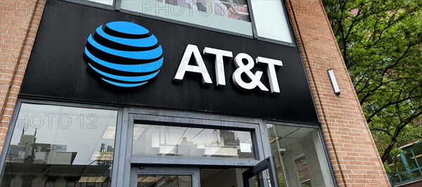 AT&T store, building exterior, Fifth Avenue, New York City, New York, USA