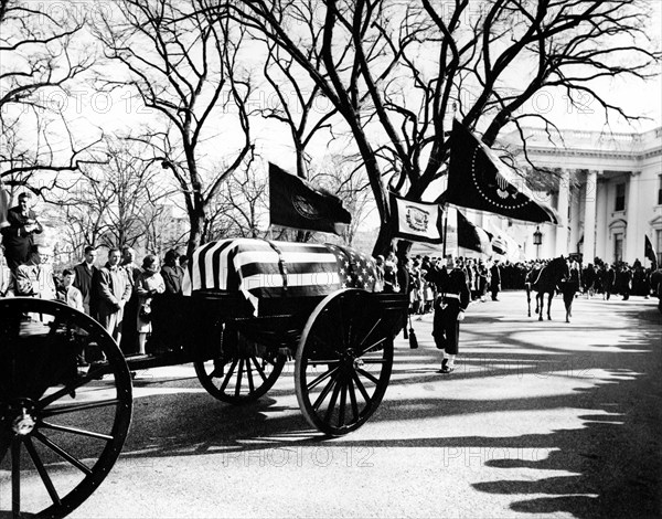 Funeral procession with flag-draped casket of U.S. President John F. Kennedy departing the White House for the Cathedral of St. Matthew the Apostle, Washington, D.C., USA, Abbie Rowe, White House Photographs, November 25, 1963