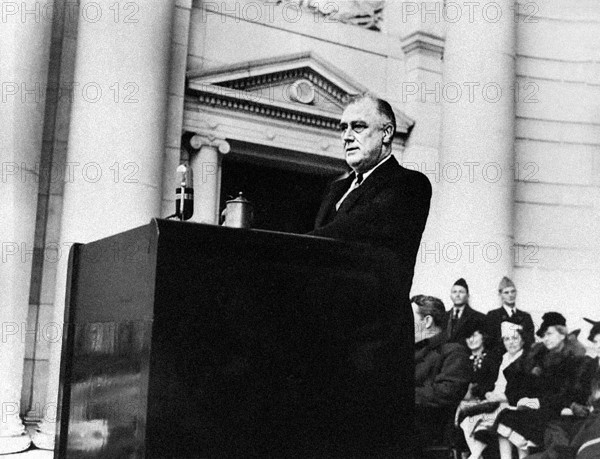 U.S. President Franklin D. Roosevelt giving Armistice Day speech at Arlington National Cemetery, Arlington, Virginia, USA, Franklin D. Roosevelt Presidential Library & Museum, November 11, 1941