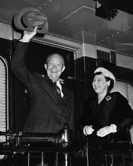 U.S. President Dwight D. Eisenhower and U.S. First Lady Mamie Eisenhower on campaign train during 1956 campaign for re-election, Washington, D.C., USA, U.S. National Park Service, November 1, 1956