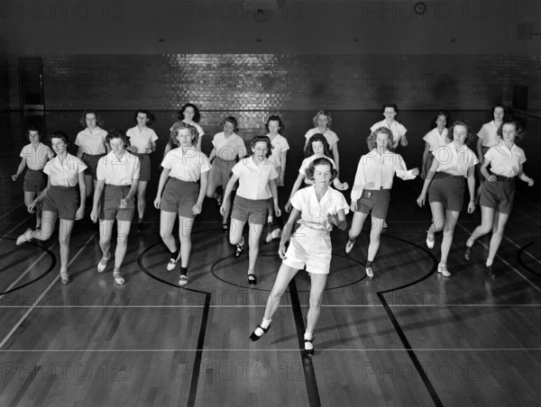 Tap dancing class in gymnasium, Iowa State University, Ames, Iowa, USA, Jack Delano, U.S. Farm Security Administration, May 1942