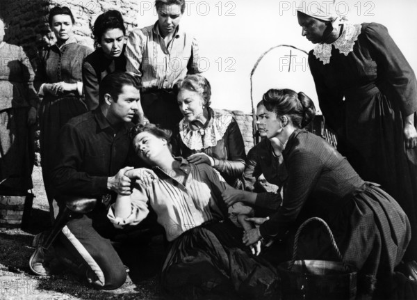 Audie Murphy, Jeff Donnell, Ernestine Wade, on-set of the western film, "The Guns Of Fort Petticoat", Columbia Pictures, 1957