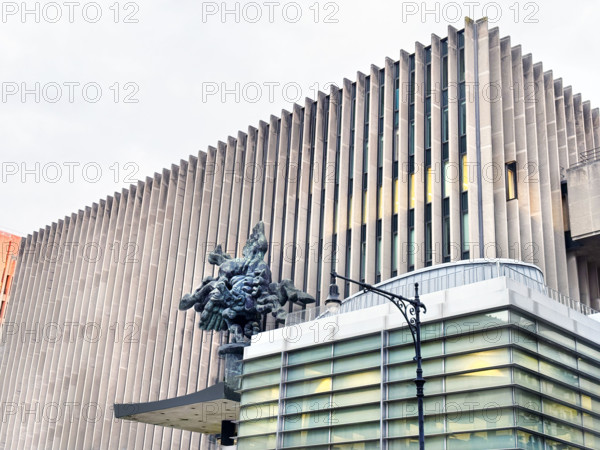 Jerome L. Greene Hall, Columbia University Law School, building exterior, New York City, New York, USA