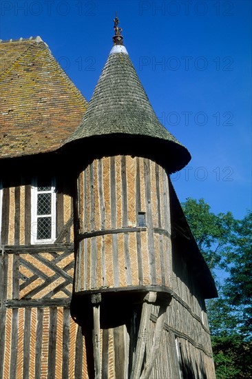 France, Normandie, Calvados, pays d'auge, manoir de coupesarte, habitat a pans de bois, colombages, tourelle,