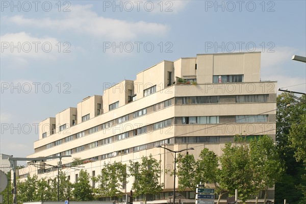 France, Paris 15e immeuble style paquebot, 3bd victor, architecte pierre patout, art deco,