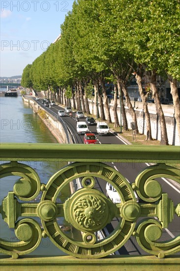 France, Paris 16e, pont mirabeau, detail, voie express georges pompidou, circulation automoble, arres, voirie,