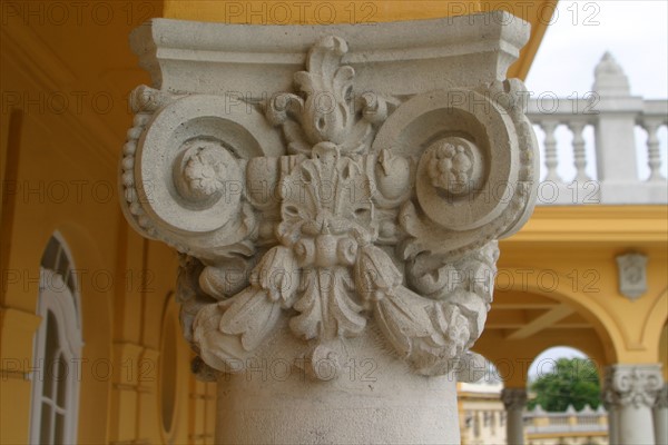 europe, Hongrie, budapest, bains szechenyi, thermes, station thermale, piscine, thermalisme, colonnes, architecture, eau, baignade,