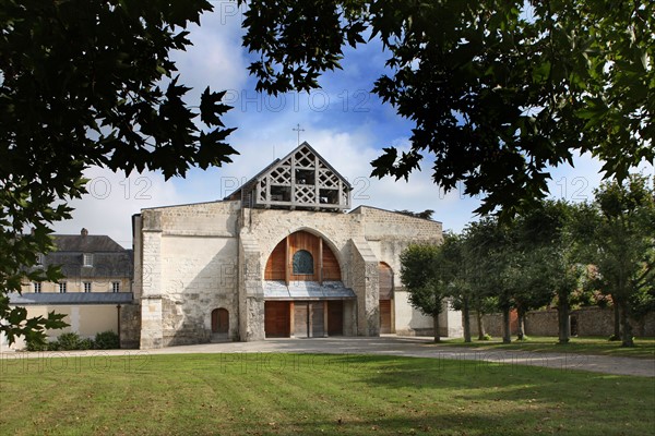 France, Haute Normandie, seine maritime, pays des hautes falaises, valmont, abbaye, circuit eugene delacroix, eglise abbatiale, vitrail,