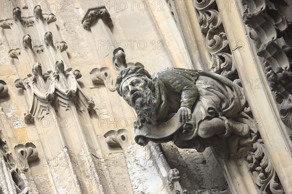 France, Haute Normandie, eure, pont de l'arche, pays de seine et eure, eglise notre dame des arts, detail du porche, decor, sculpture,