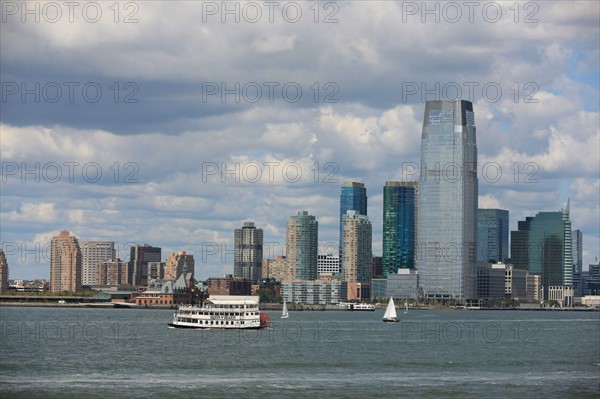 usa, etat de New York, New York City, Manhattan, financial district, pointe de Manhattan, ferry pour Staten Island, buildings, baie, bateaux, statue de la liberte, Bartholdi,