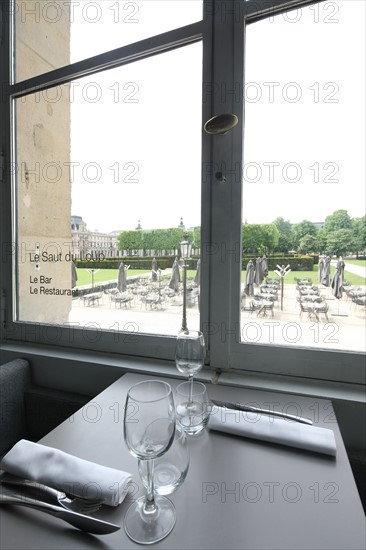 France, ile de france, paris 1er arrondissement, 107 rue de rivoli, restaurant au saut du loup, musee des arts decoratifs, gastronomie, louvre, terrasse, design, mode, 
Date : 2011-2012