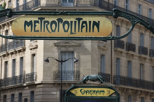 France, ile de france, paris, 17e arrondissement, metro, station wagram, Hector Guimard, 
Date : 2011-2012