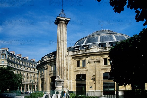 France, ile de france, paris 1er arrondissement, les halles, bourse du commerce, place de viarmes, colonne medicis, 
Date : 2011-2012