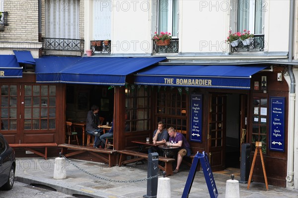 France, ile de france, paris 5e arrondissement, 2 place du pantheon, pub the bombardier, bar, grande bretagne.
Date : 2011-2012