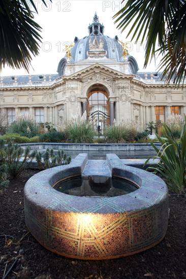 France, ile de france, paris 8e arrondissement, le petit palais, musee des beaux arts de la ville de paris, galerie exterieure.

Date : 2011-2012