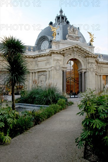 France, ile de france, paris 8e arrondissement, le petit palais, musee des beaux arts de la ville de paris, galerie exterieure

Date : 2011-2012