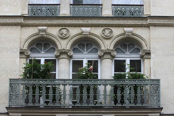 France, ile de france, paris 9e arrondissement, rue notre dame de lorette, immeuble, no52, restauration, decor, sculpture

Date : 2011-2012