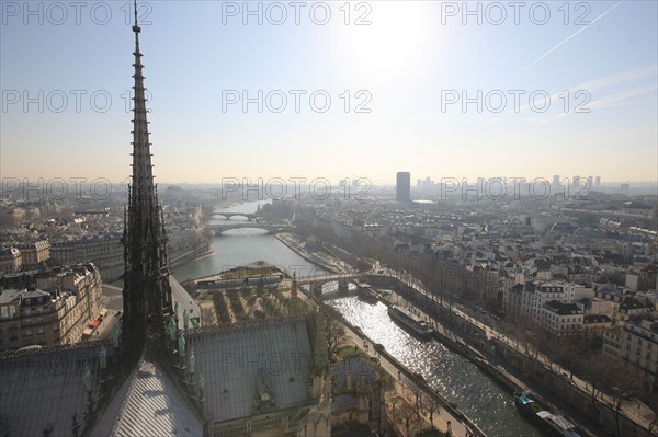 France, ile de france, paris 4e arrondissement, ile de la cite, parvis, notre dame de paris, cathedrale, montee aux tours, panorama, fleche,