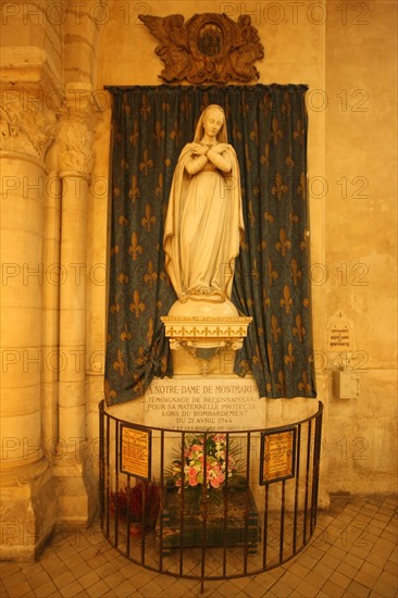 France, ile de france, paris 18e arrondissement, montmartre, eglise saint pierre de montmartre, religion, notre dame de montmartre, statue,