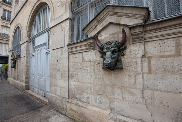 France, Ile de France, Paris, 4e arrondissement, Le Marais, rue des Hospitalieres Saint Gervais, tetes de taureau, ecole maternelle,