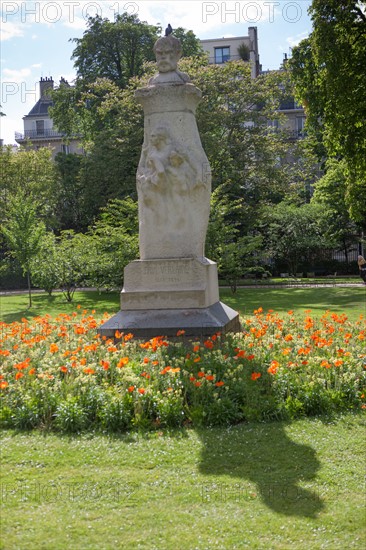 France, Région Ile de France, Paris 6e arrondissement, Jardin du Luxembourg, statue de Paul Verlaine,