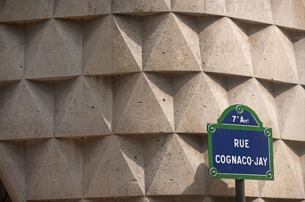 France, Région Ile de France, Paris 7e arrondissement, Rue Cognacq Jay, plaque de la rue Cognacq Jay