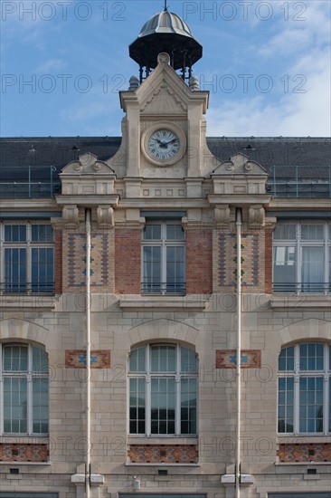 Lycée Voltaire, Paris