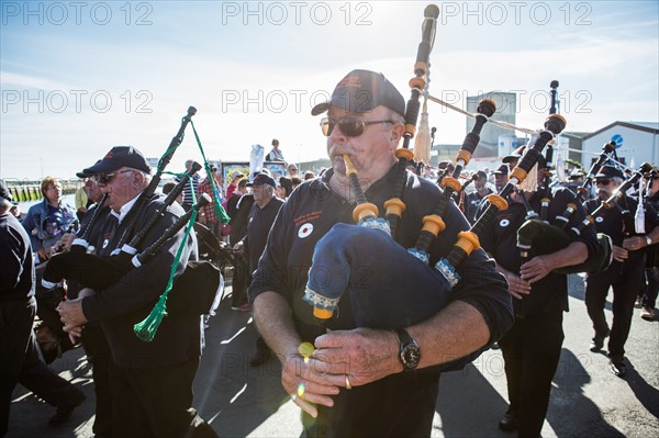 Défilé folklorique à Saint-Guénolé, Finistère Sud