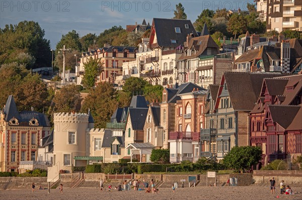 Trouville sur Mer, villas du front de mer