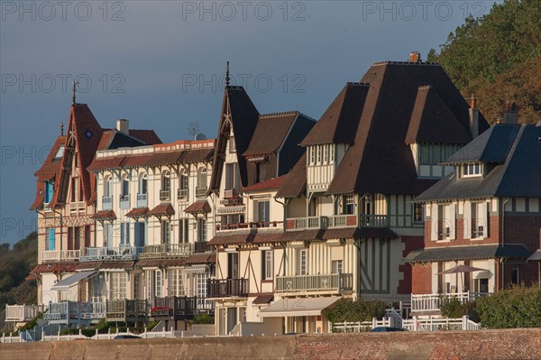 Trouville sur Mer, villas du front de mer